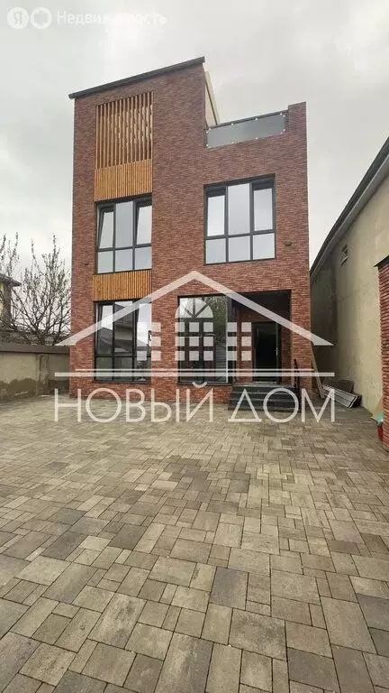 Дом в Нальчик, улица Гугова, 10 (270 м) - Фото 0