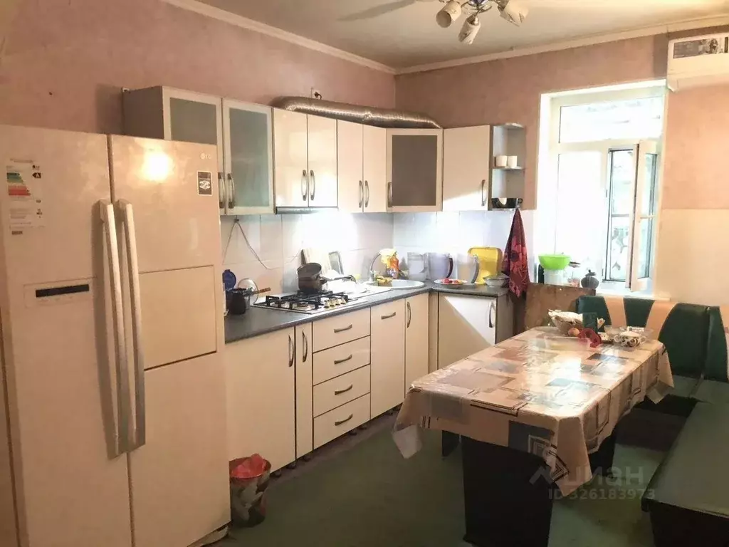 Дом в Краснодарский край, Белореченск пл. Центральная (27 м) - Фото 1