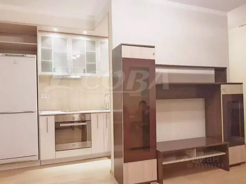 Студия Тюменская область, Тюмень ул. Ю.-Р.Г. Эрвье, 24к1 (30.0 м) - Фото 1