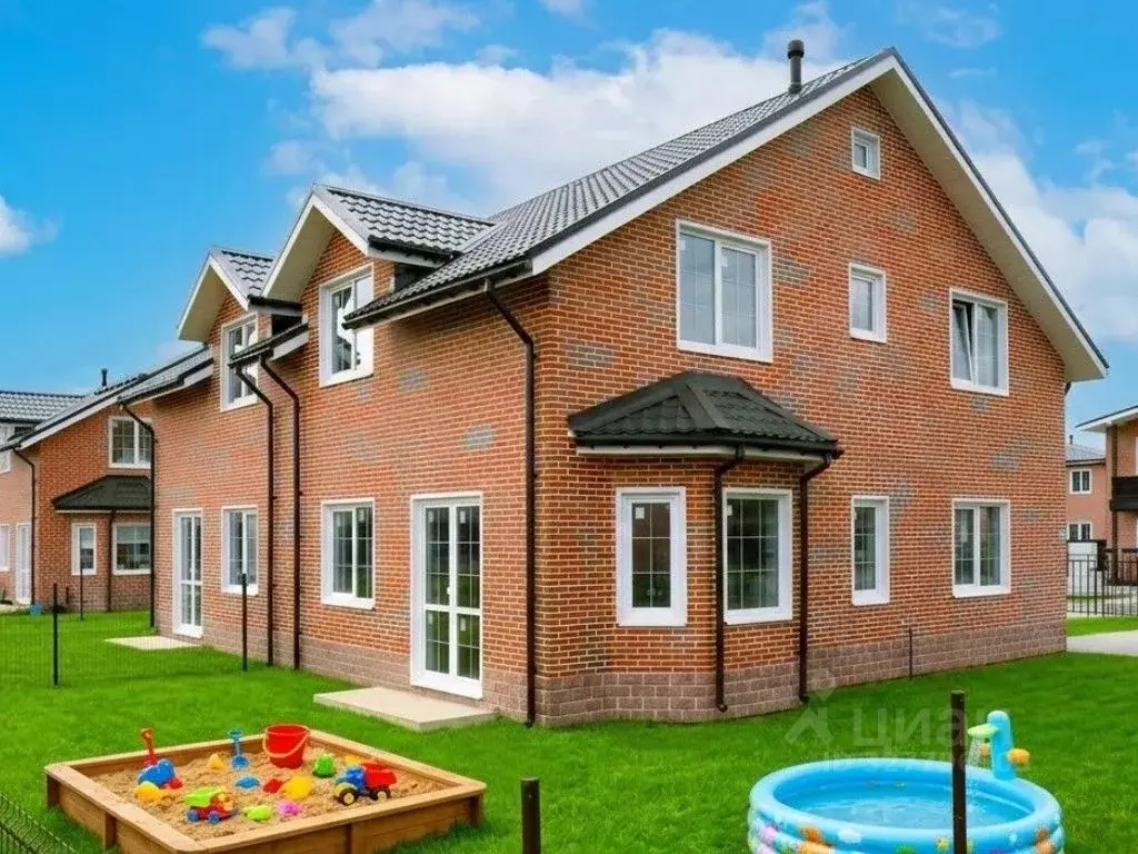 Таунхаус в Ленинградская область, Всеволожский район, Агалатовское ... - Фото 1