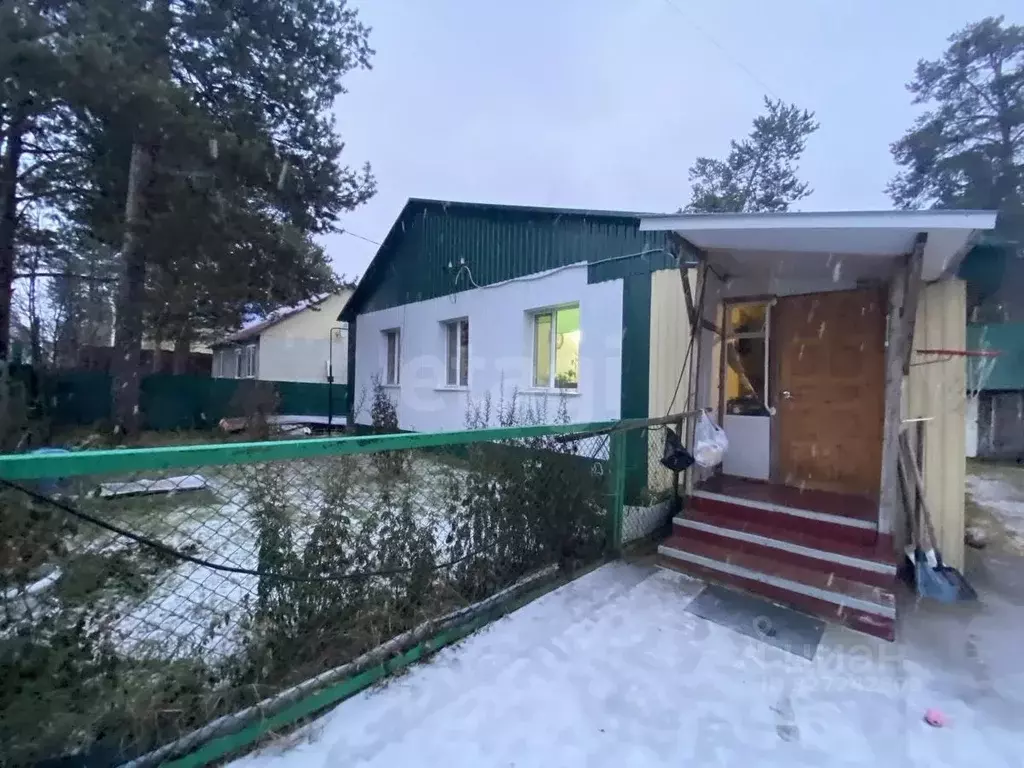 Дом в Ямало-Ненецкий АО, Ноябрьск пос. Самострой, ул. Загородная, 13 ... - Фото 1