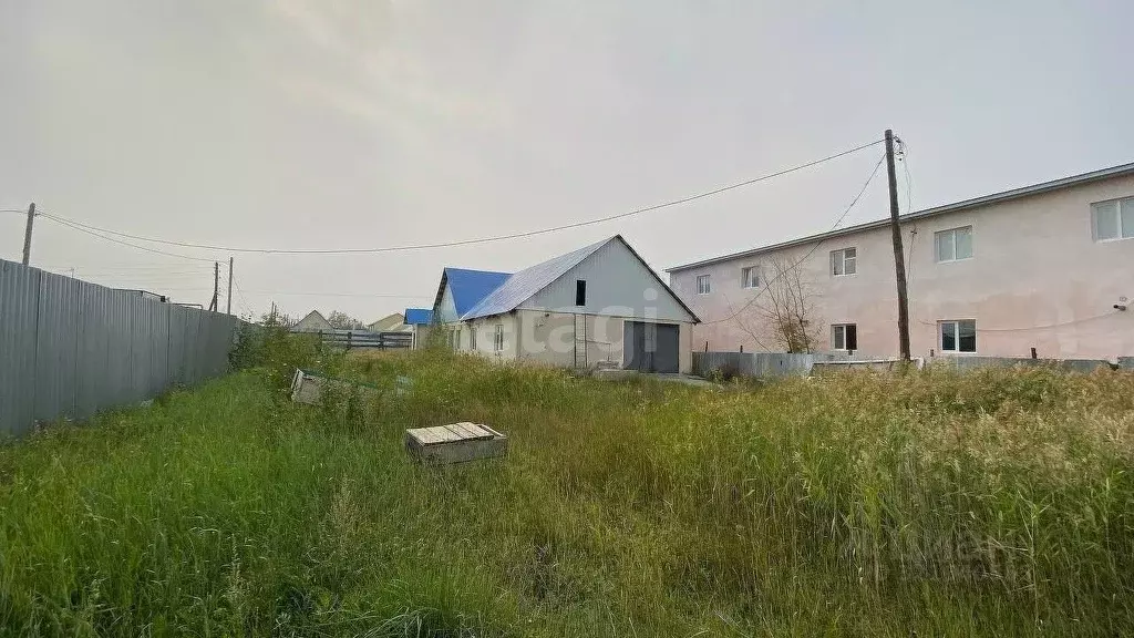 Дом в Саха (Якутия), Мегино-Кангаласский улус, Нижний Бестях пгт ул. ... - Фото 1
