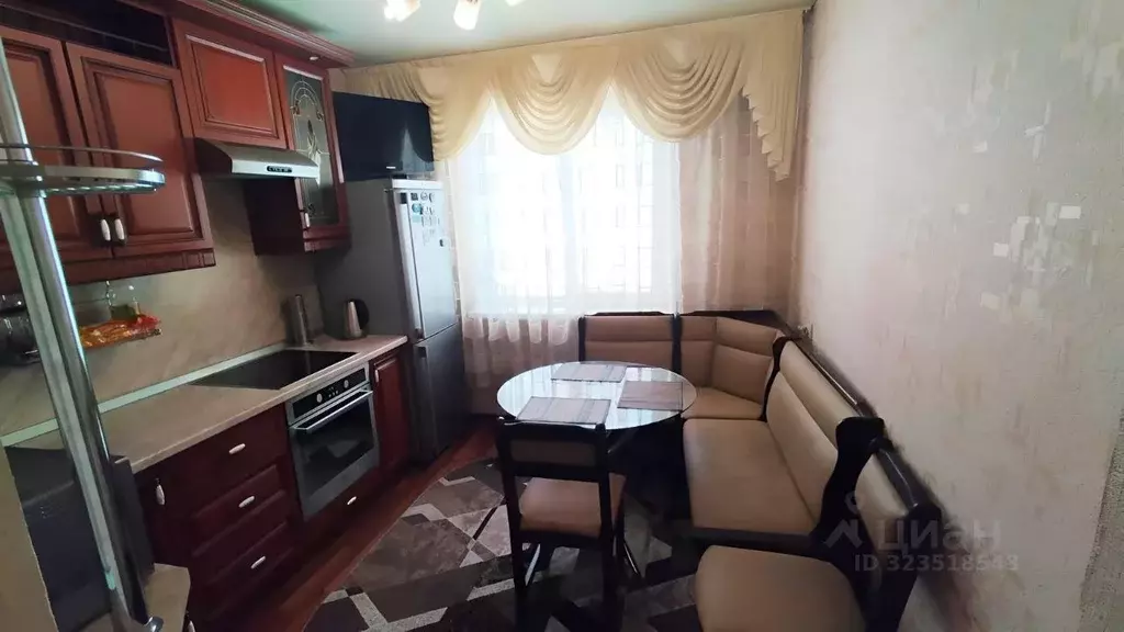 4-к кв. Челябинская область, Челябинск ул. Братьев Кашириных, 105 ... - Фото 2