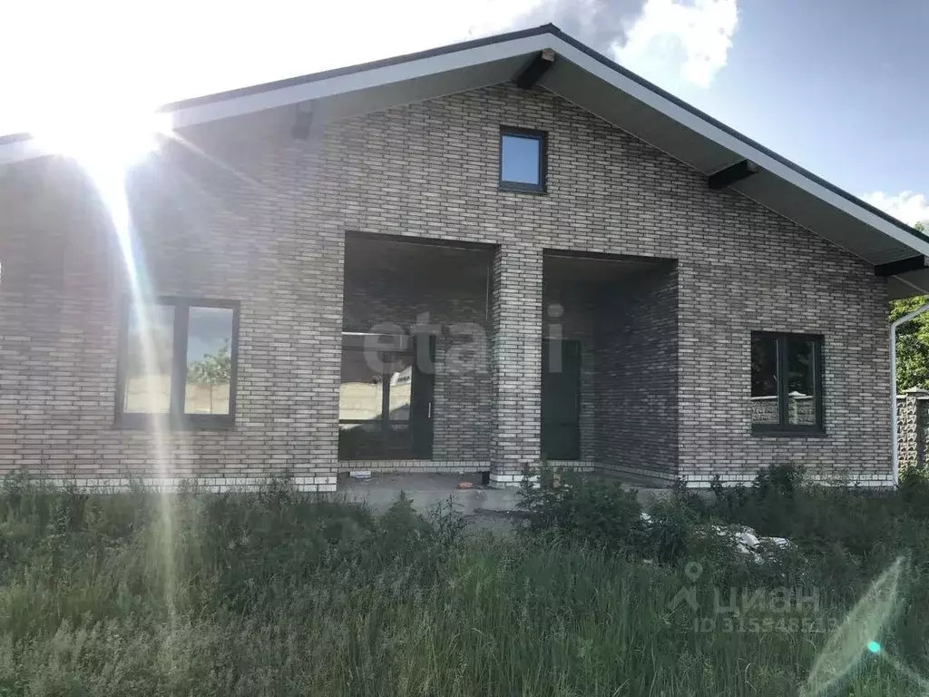 Дом в Брянская область, Брянский район, Глинищевское с/пос, с. ... - Фото 1