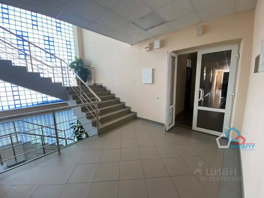 Помещение свободного назначения в Омская область, Омск ул. Химиков, 8 ... - Фото 2