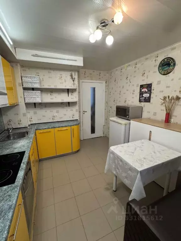 3-к кв. Татарстан, Казань ул. Чингиза Айтматова, 1 (81.6 м) - Фото 2