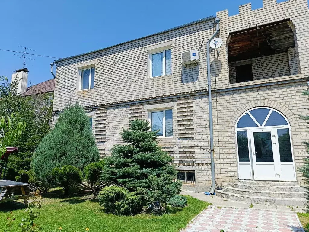 Дом в Волгоградская область, Волгоград ул. Зевина (323 м) - Фото 0