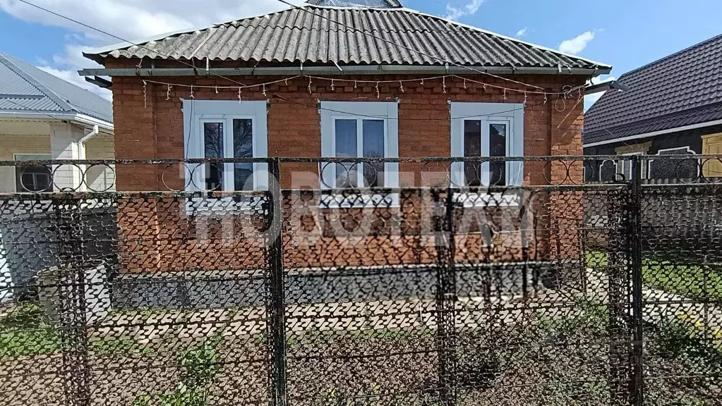 Дом в Краснодарский край, Апшеронск ул. Короленко, 38 (99 м) - Фото 1