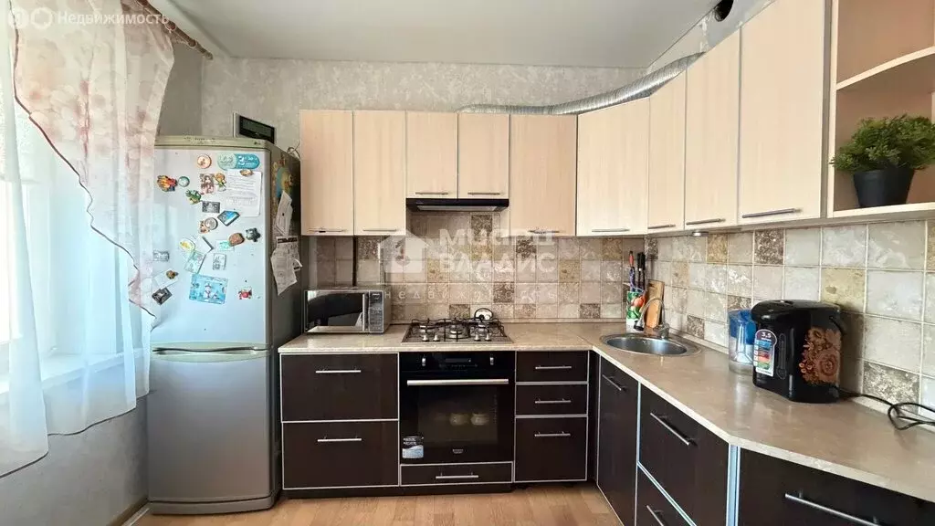 3-комнатная квартира: Омск, улица Малиновского, 14к1 (62.6 м) - Фото 1