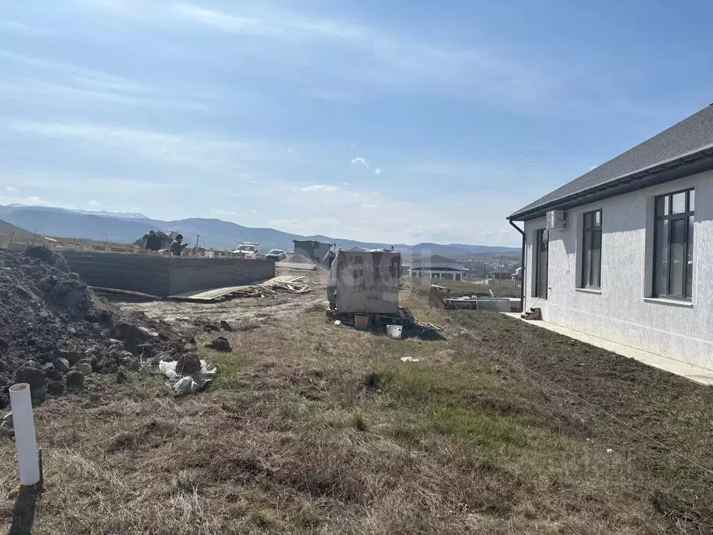 Дом в Крым, Симферопольский район, с. Доброе ул. Мерхамет (100 м) - Фото 1