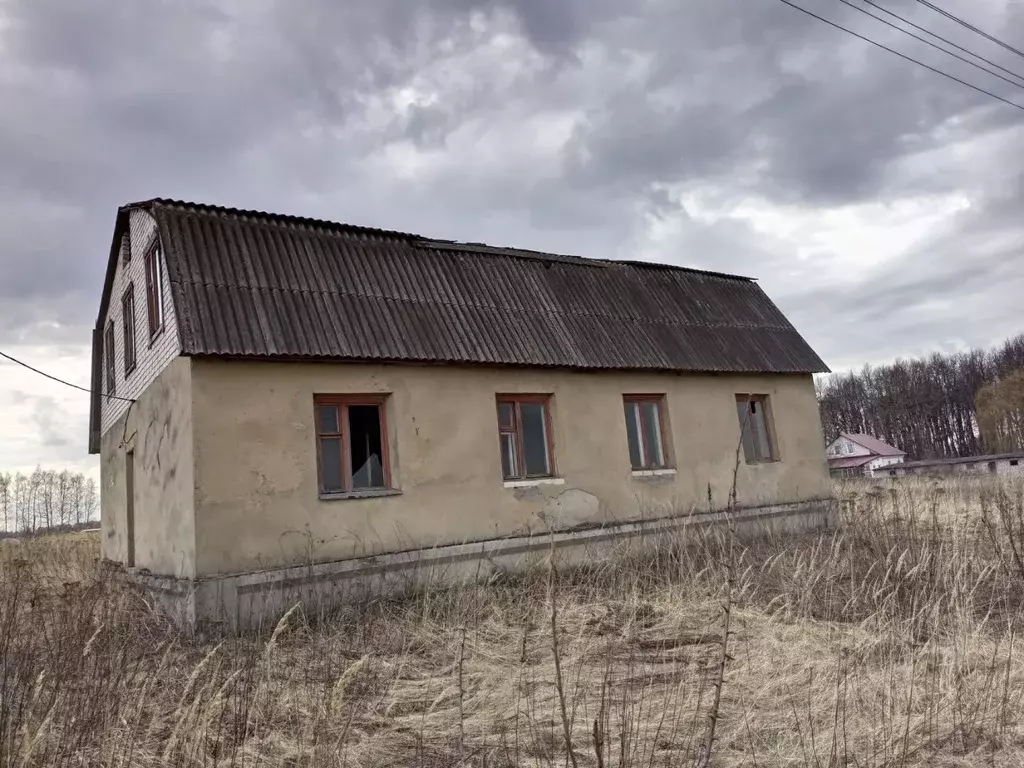 Дом в Орловская область, Мценский район, д. Аниканово ул. ... - Фото 1