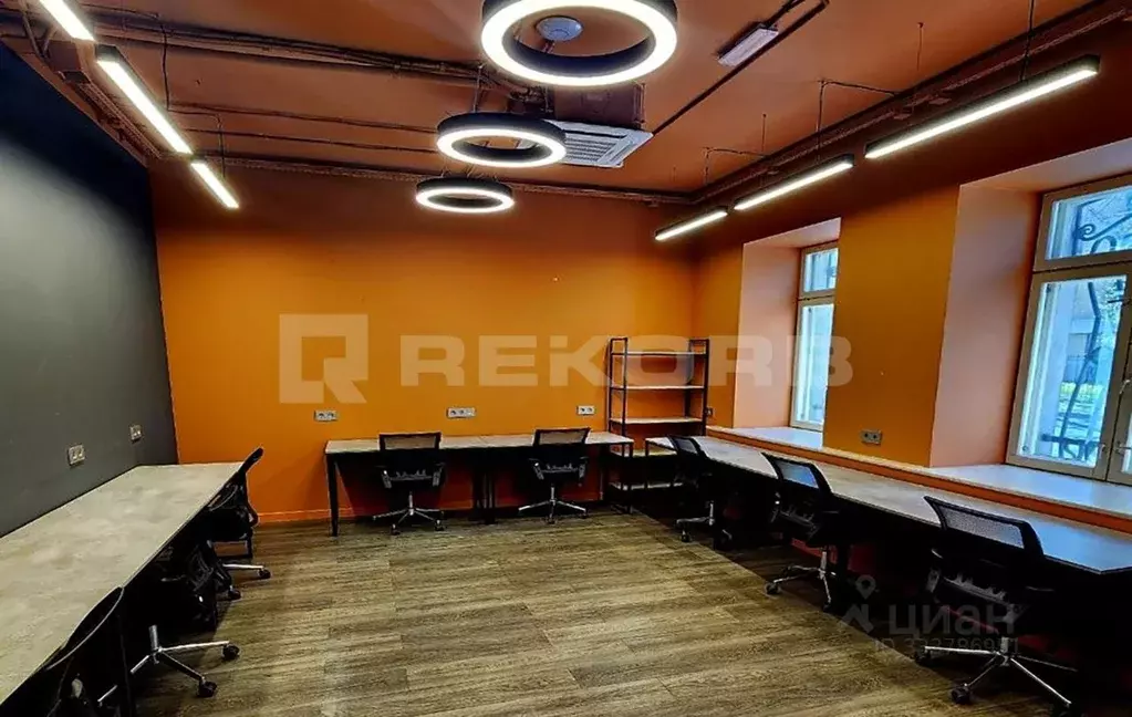 Офис в Санкт-Петербург Днепропетровская ул., 14Б (199 м) - Фото 1