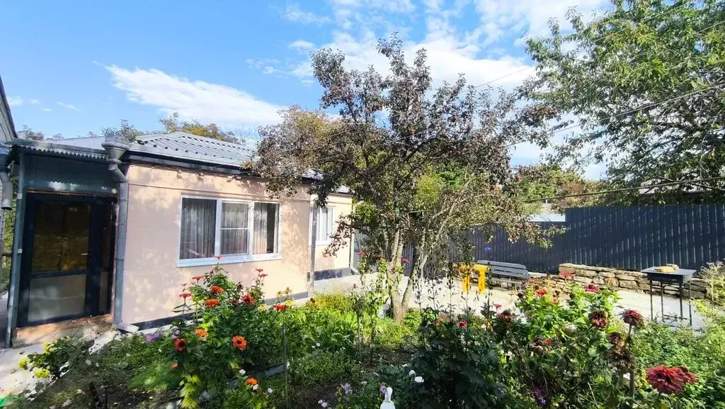 Дом в Ставропольский край, Кисловодск Донская ул., 37А (50 м) - Фото 2