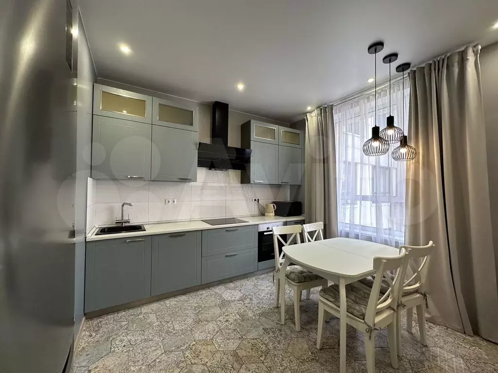 3-к. квартира, 90 м, 4/15 эт. - Фото 0