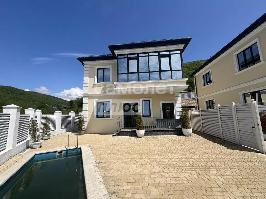 Дом в Краснодарский край, Туапсе Киевская ул., 92А (180 м) - Фото 1