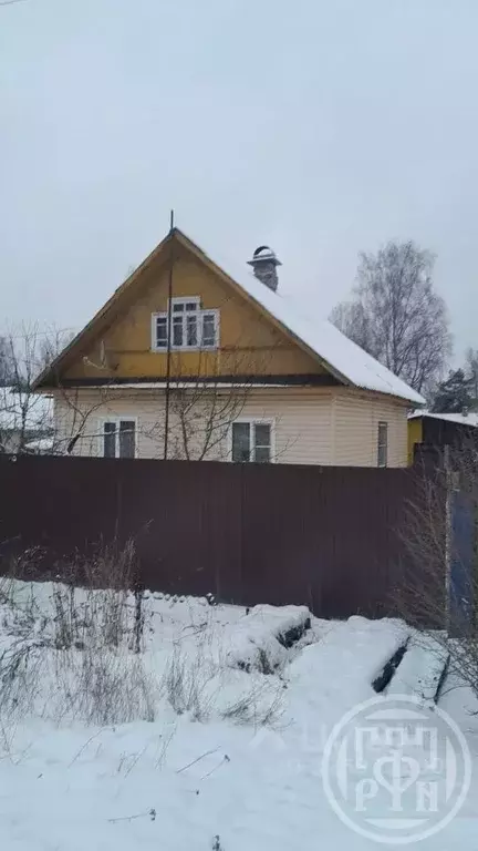 Дом в Ленинградская область, Луга ул. Дмитриева (90 м) - Фото 1