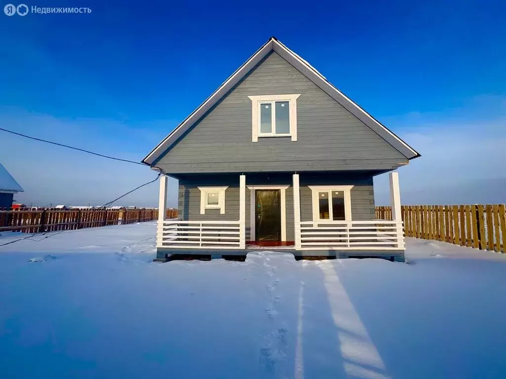 Дом в село Урик, Озёрная улица (100 м) - Фото 1
