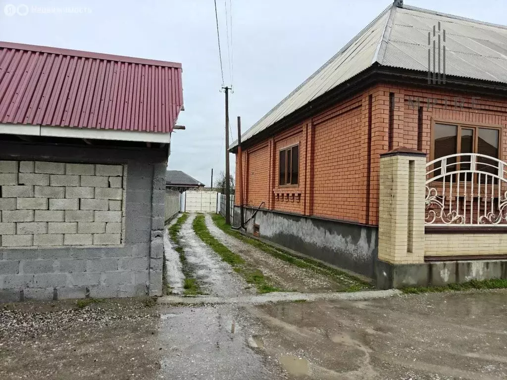 Дом в село Автуры, улица Бамат-Гирей-Хаджи (279 м) - Фото 2