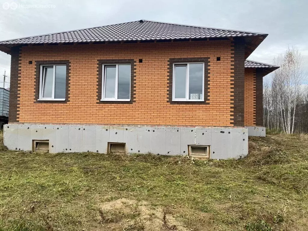Дом в село Корнилово, улица Шуклина (176 м) - Фото 1