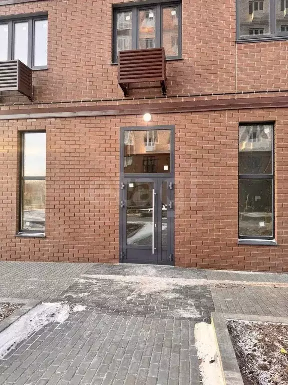 Помещение свободного назначения в Тюменская область, Тюмень Дамбовская ... - Фото 1