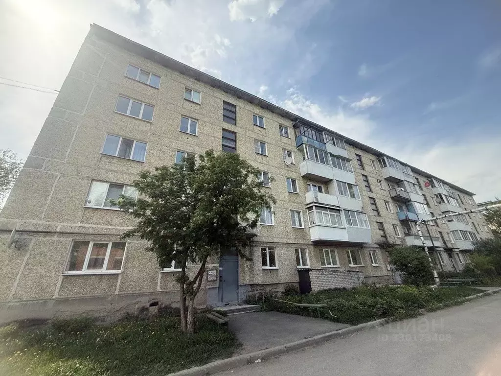 3-к кв. Свердловская область, Верхнее Дуброво пгт ул. Уральская, 6 ... - Фото 2