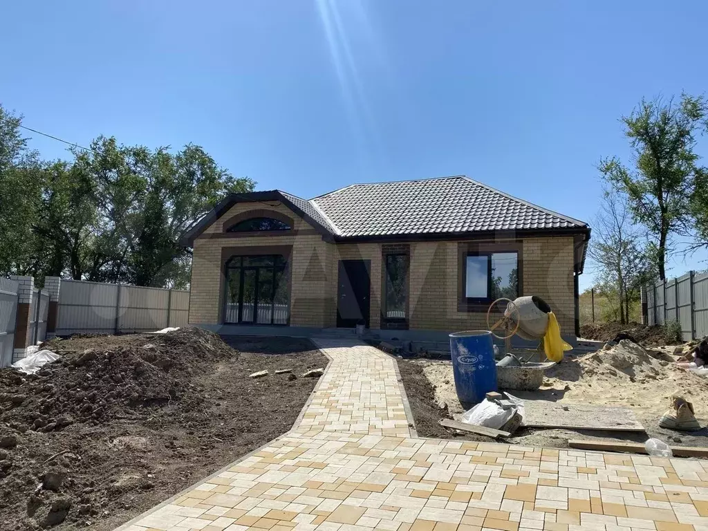 Дом в Волгоградская область, Краснослободск Среднеахтубинский район, ... - Фото 1