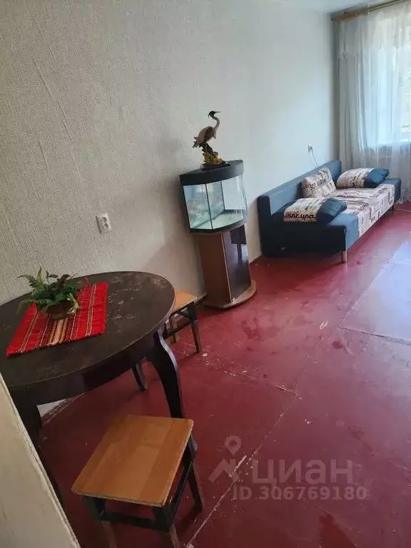 2-к кв. Волгоградская область, Волгоград ул. Им. Циолковского, 33 ... - Фото 0
