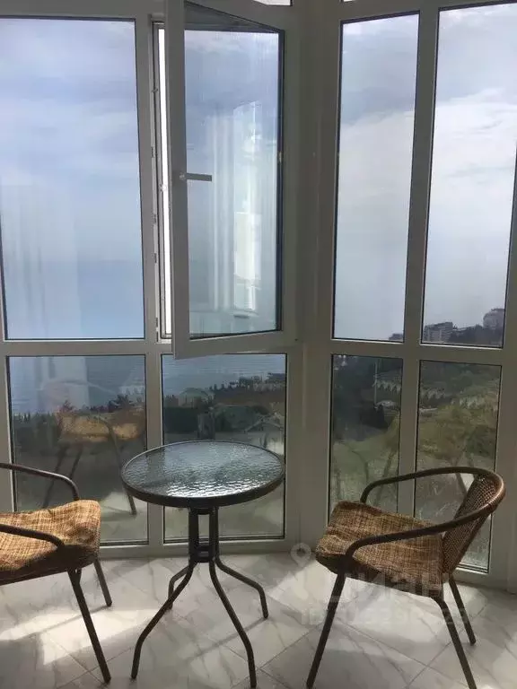 2-к кв. Крым, Алушта ул. Чатырдагская, 1А (50.0 м) - Фото 1
