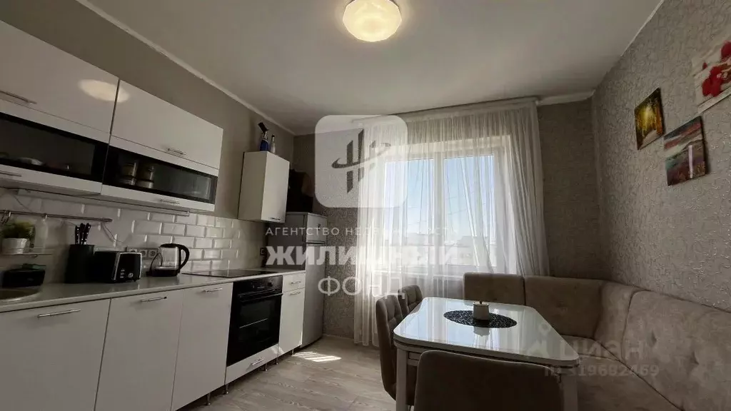 2-к кв. Саратовская область, Саратов проезд 3-й Овсяной, 6 (64.1 м) - Фото 1