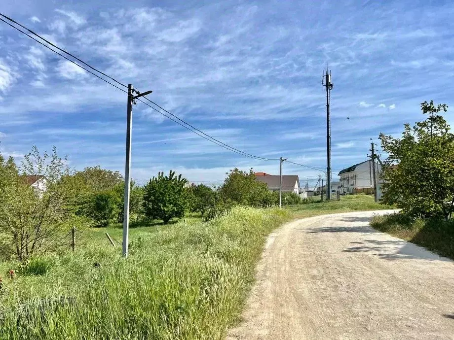 Участок в Крым, Симферопольский район, Чистенское с/пос, с. Фонтаны ... - Фото 1