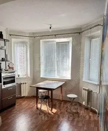 2-к кв. Курская область, Курск просп. Вячеслава Клыкова, 57 (56.0 м) - Фото 1