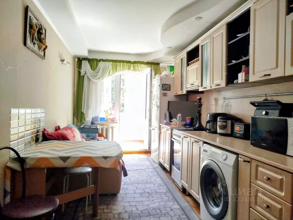 3-к кв. Алтайский край, Барнаул ул. Сухэ-Батора, 9 (81.0 м) - Фото 1