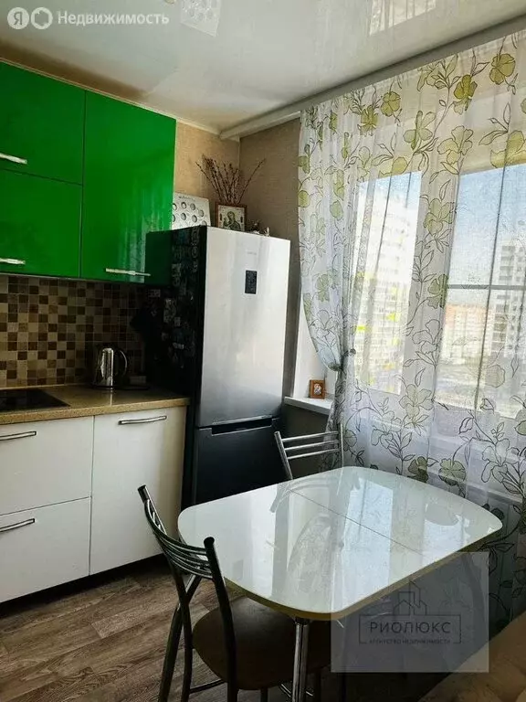 3-комнатная квартира: Челябинск, улица Александра Шмакова, 31 (74 м) - Фото 1