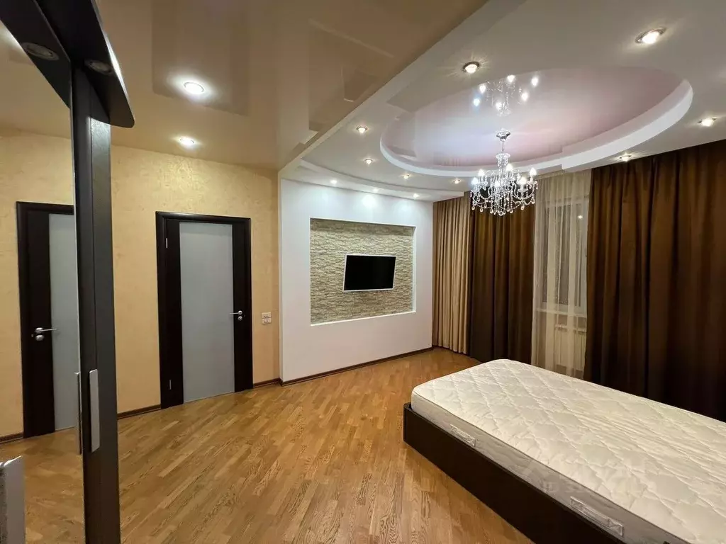 2-к кв. Курская область, Курск просп. Вячеслава Клыкова, 8 (88.0 м) - Фото 1