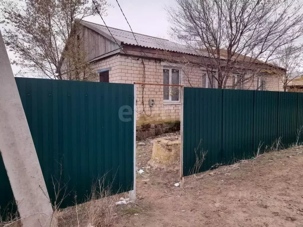Дом в Калмыкия, пос. Яшкуль ул. Коломейцева, 42 (52 м) - Фото 0