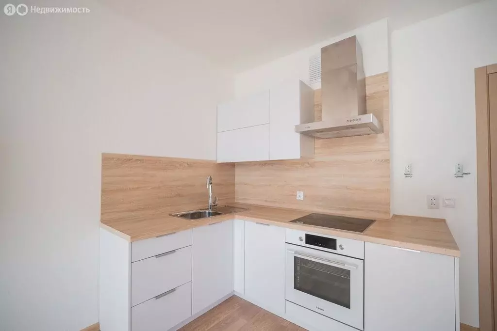 Квартира-студия: Екатеринбург, Водоёмная улица, 72 (34.3 м) - Фото 1