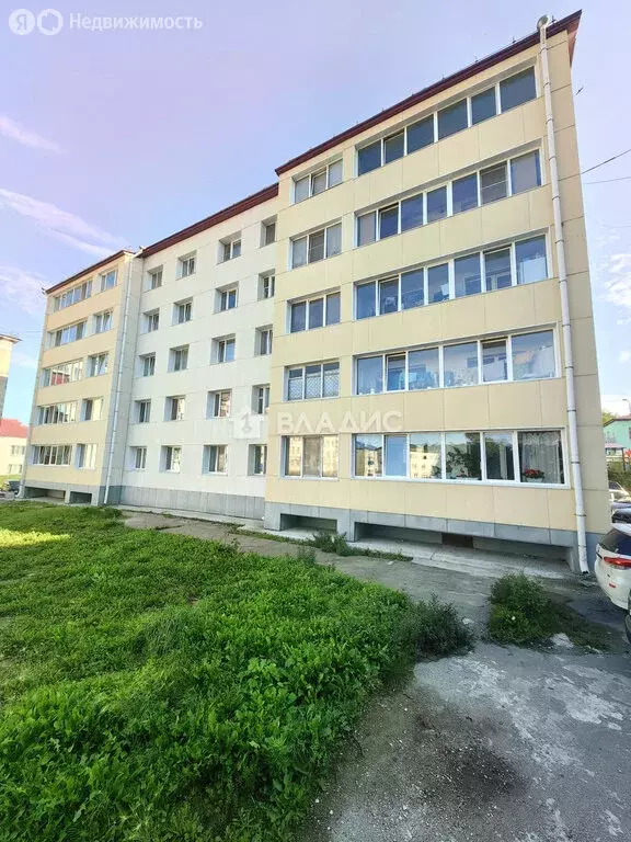 3-комнатная квартира: Корсаков, Флотская улица, 53/1 (79.6 м) - Фото 1