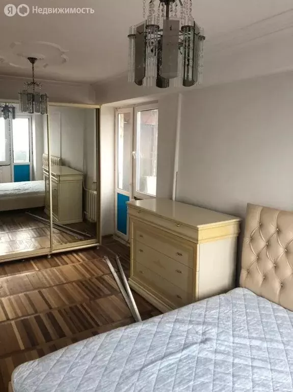 3-комнатная квартира: Нальчик, улица Ахохова, 94 (70 м) - Фото 1