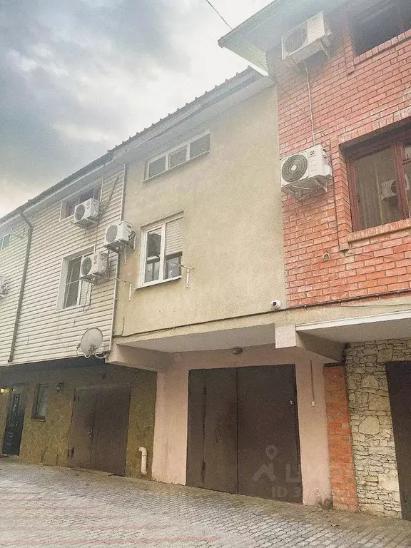 Гараж в Краснодарский край, Сочи ул. Яна Фабрициуса, 2с5Г (180 м) - Фото 1