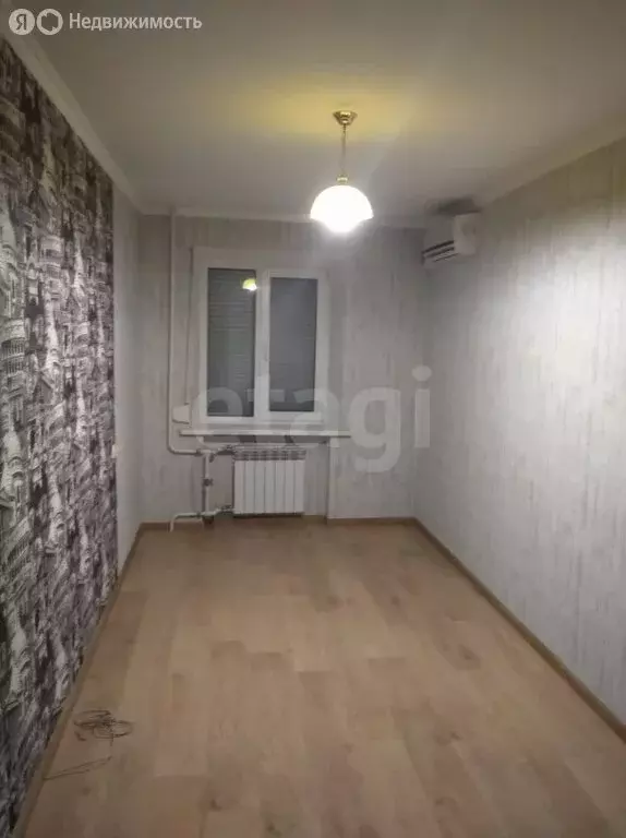 3-комнатная квартира: Таганрог, улица Зои Космодемьянской, 18 (65.6 м) - Фото 0