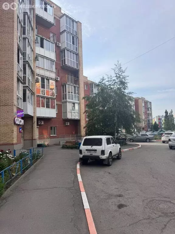 3-комнатная квартира: Омск, улица Ватутина, 33 (72 м) - Фото 2