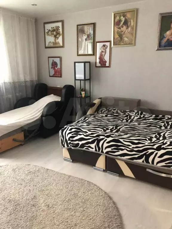 Комната 65 м в 3-к., 1/5 эт. - Фото 0
