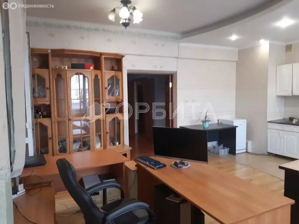 4-комнатная квартира: Тюмень, Холодильная улица, 85к1 (180.6 м) - Фото 1