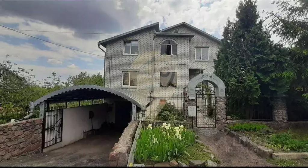 Дом в Белгородская область, Старый Оскол ул. Майсюка (302 м) - Фото 0