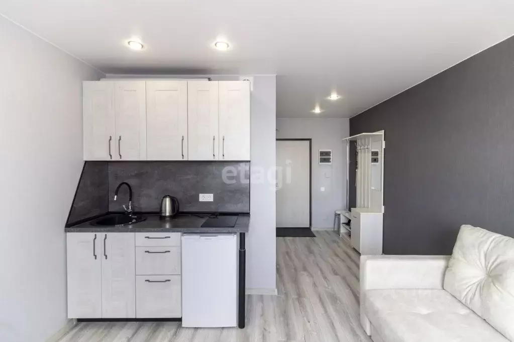 Студия Тюменская область, Тюмень Интернациональная ул., 199 (22.0 м) - Фото 1