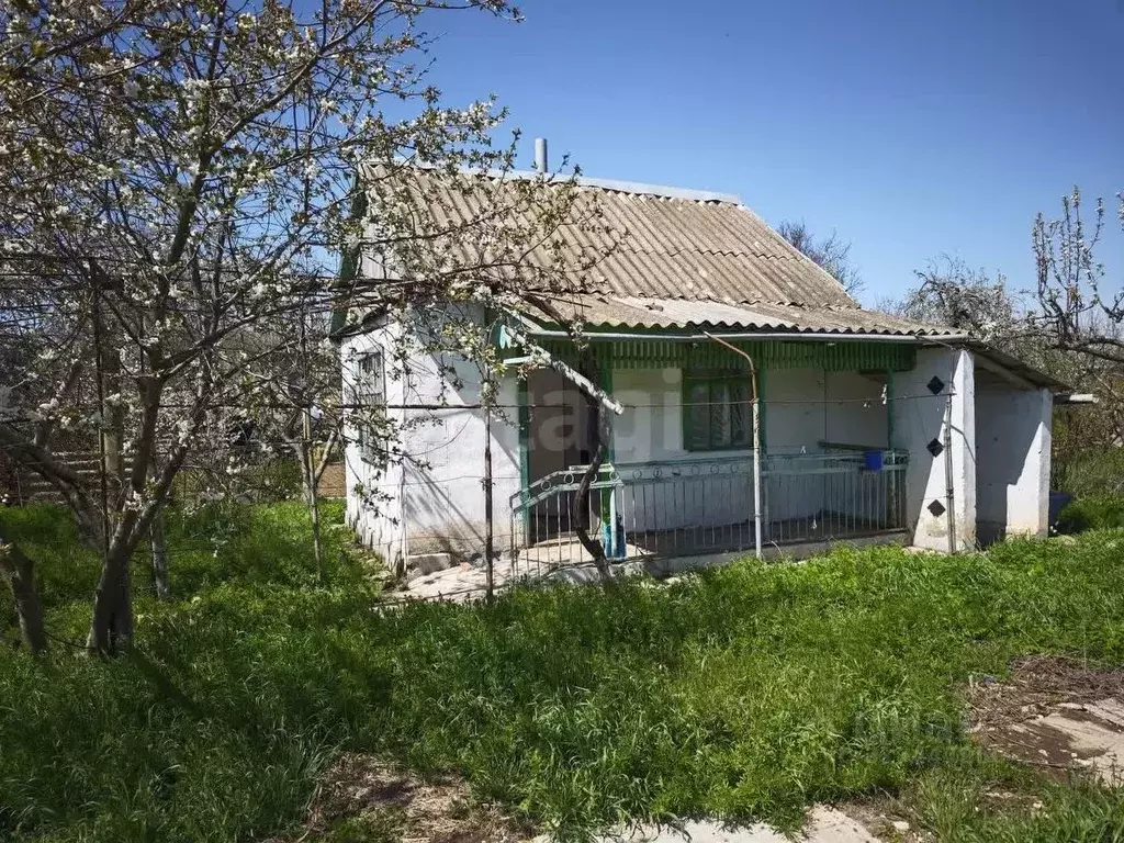 Дом в Крым, Сакский район, Ореховское с/пос, Труд СПК ул. 3-я ... - Фото 0