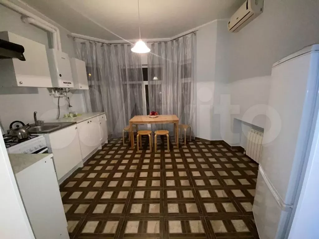 1-к. квартира, 50м, 2/4эт. - Фото 0