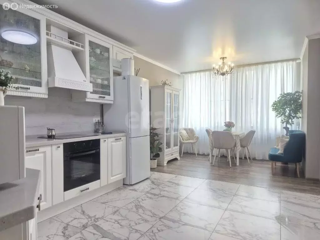 1-комнатная квартира: Саратов, Вольская улица, 2Д (68 м) - Фото 0