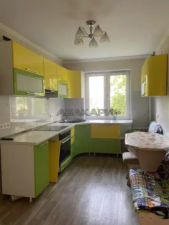 3-к кв. Красноярский край, Красноярск ул. 60 лет Октября, 100 (64.0 м) - Фото 0