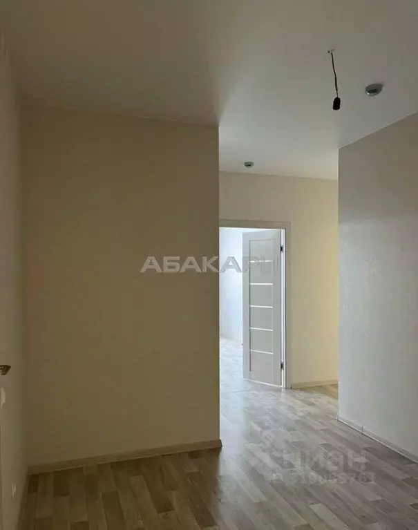 3-к кв. Красноярский край, Красноярск Взлетная ул., 7Л (90.0 м) - Фото 0
